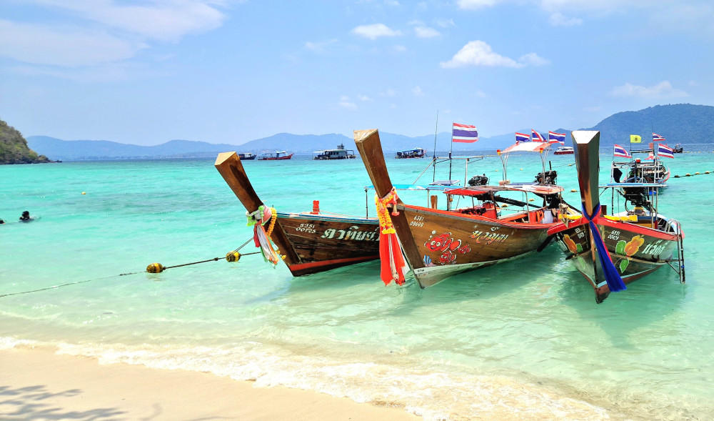 Long-tail boat
